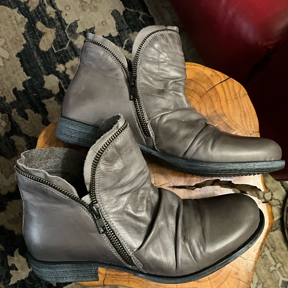 Miz Mooz Luna ruched leather ankle booties with dual side zip 9 $175 - Picture 3 of 11